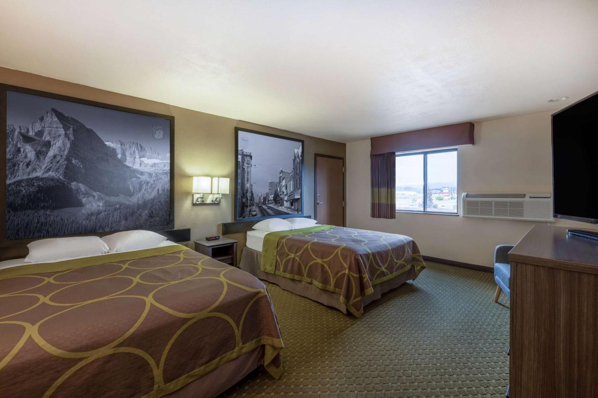 Super 8 By Wyndham Butte Mt Motel Luaran gambar